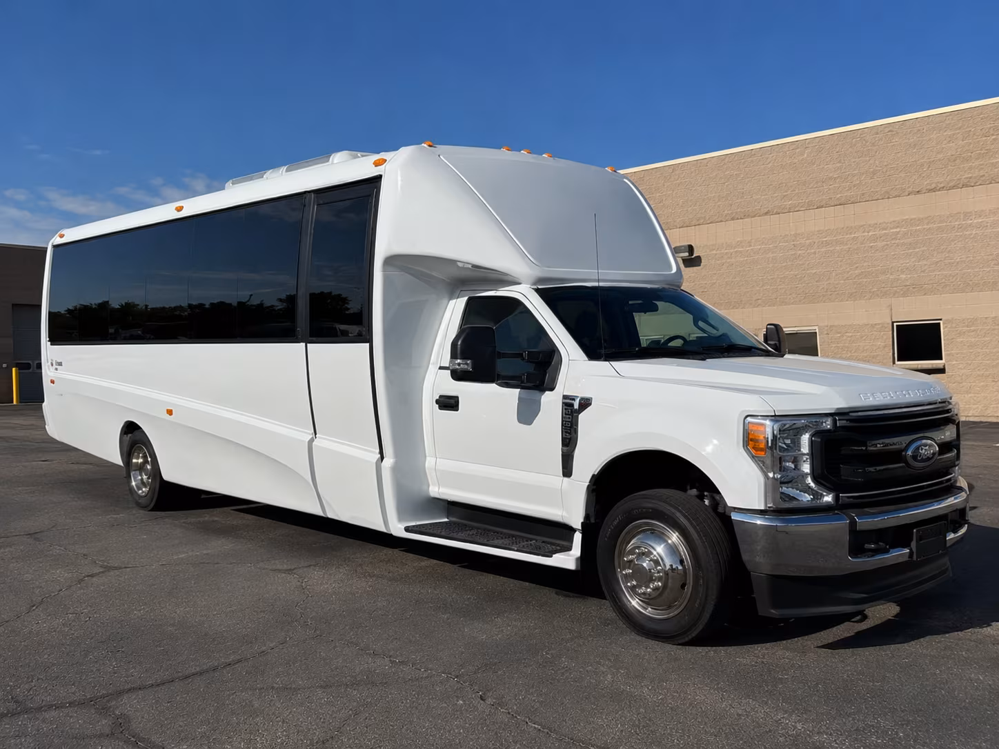 corporate and convention buses for utica business travel