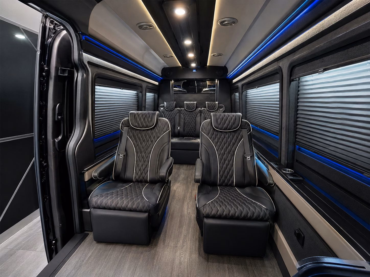 hotel conference center airport shuttle buses in utica