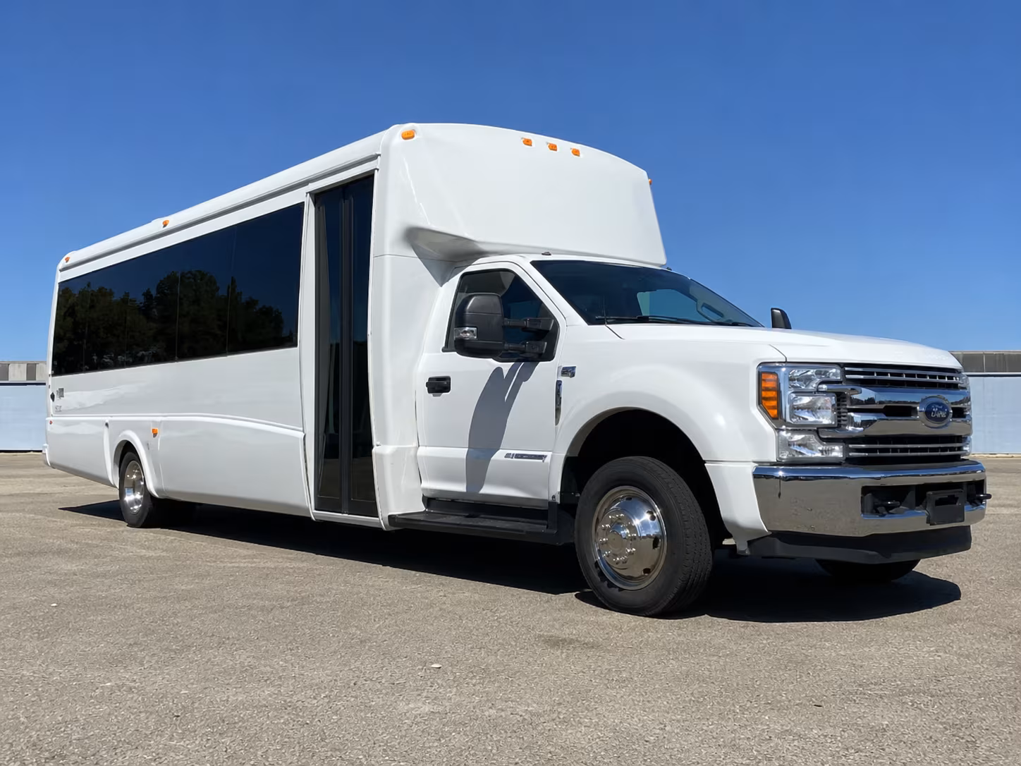 school field trip buses and educational group transportation
