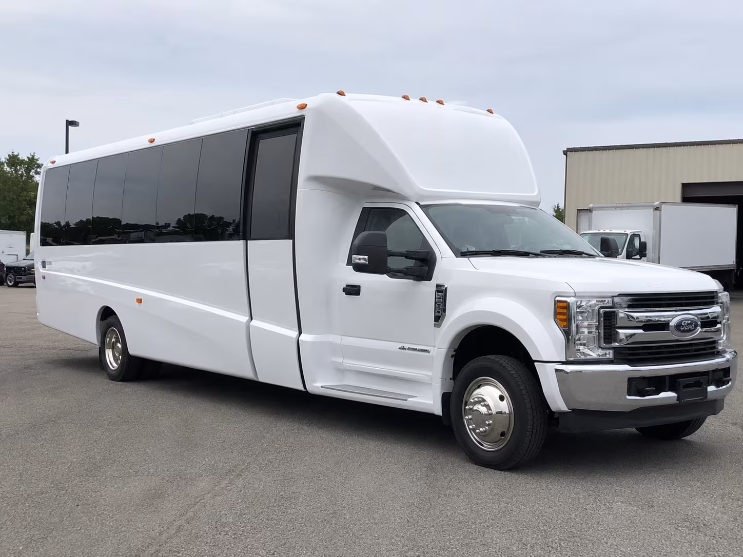 wedding shuttle buses and ceremony day group transportation